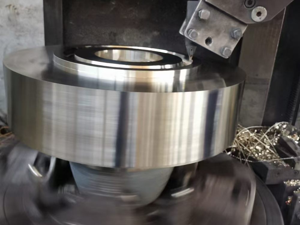 Facing a special flange on the lathe
