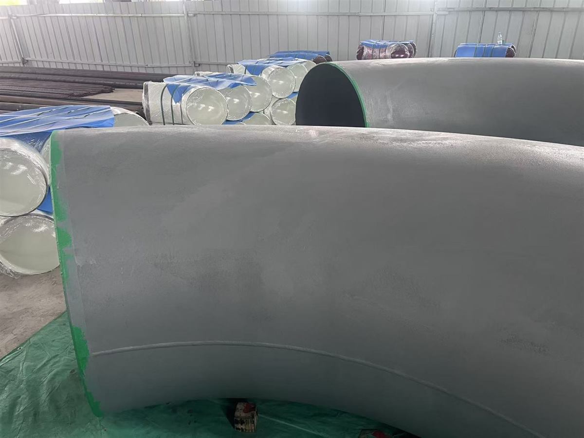 Large diameter butt-welding elbow