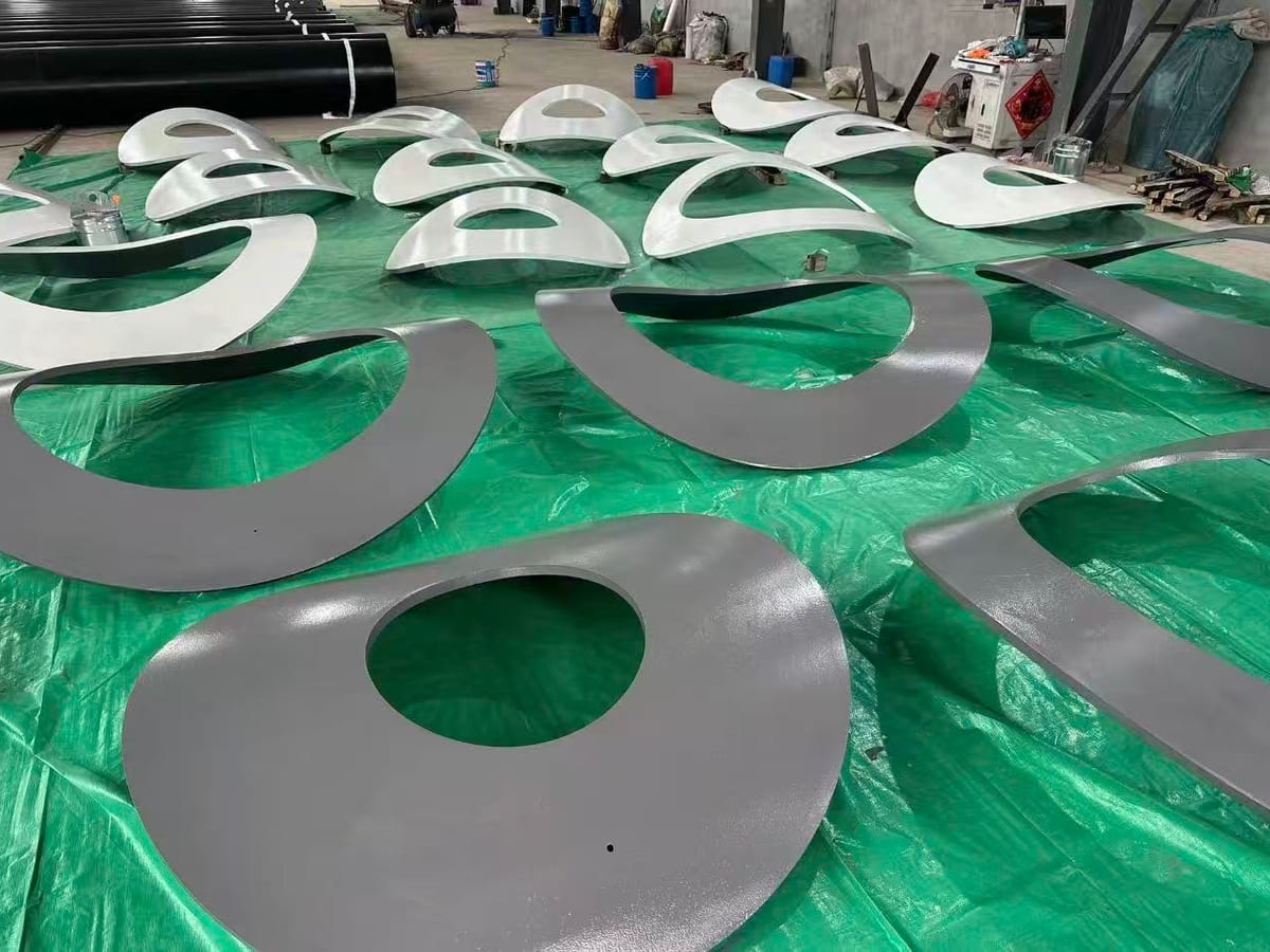 Branch saddle plates